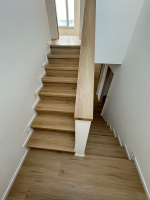 Schody s nosem Bukoma dub kanadsky